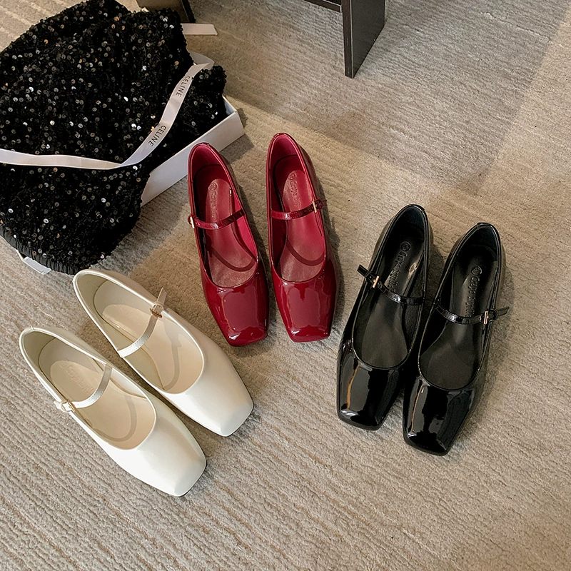 Neue French Vintage Mary Jane Patent-Ballet-Flats mit eckiger Zehenpartie und Schnalle