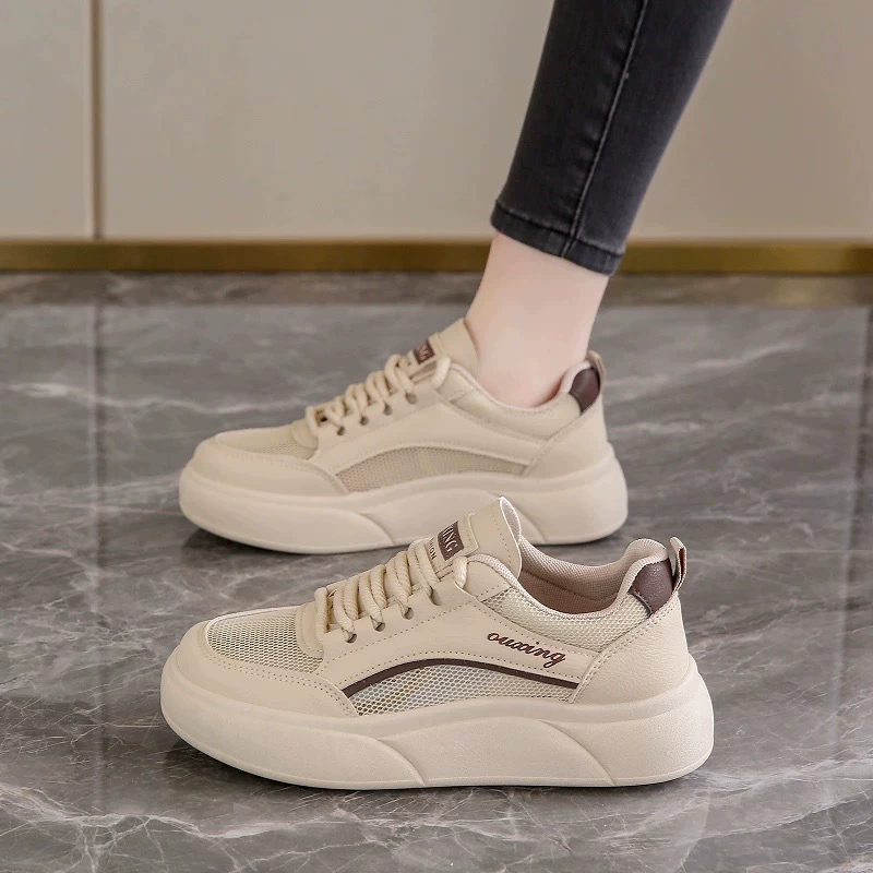 Baskets blanches respirantes en mesh pour femme Été Coréen semelle épaisse chaussures bateau décontractées
