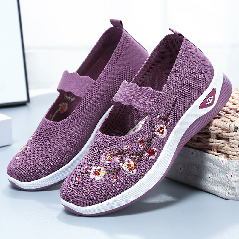 Women's Old Beijing Cloth Shoes Embroidered Slip-On · YANYAN China shoe factory