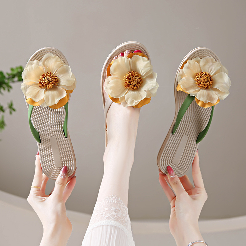 Straw Flower Flip Flops for Women · YANYAN China shoe factory