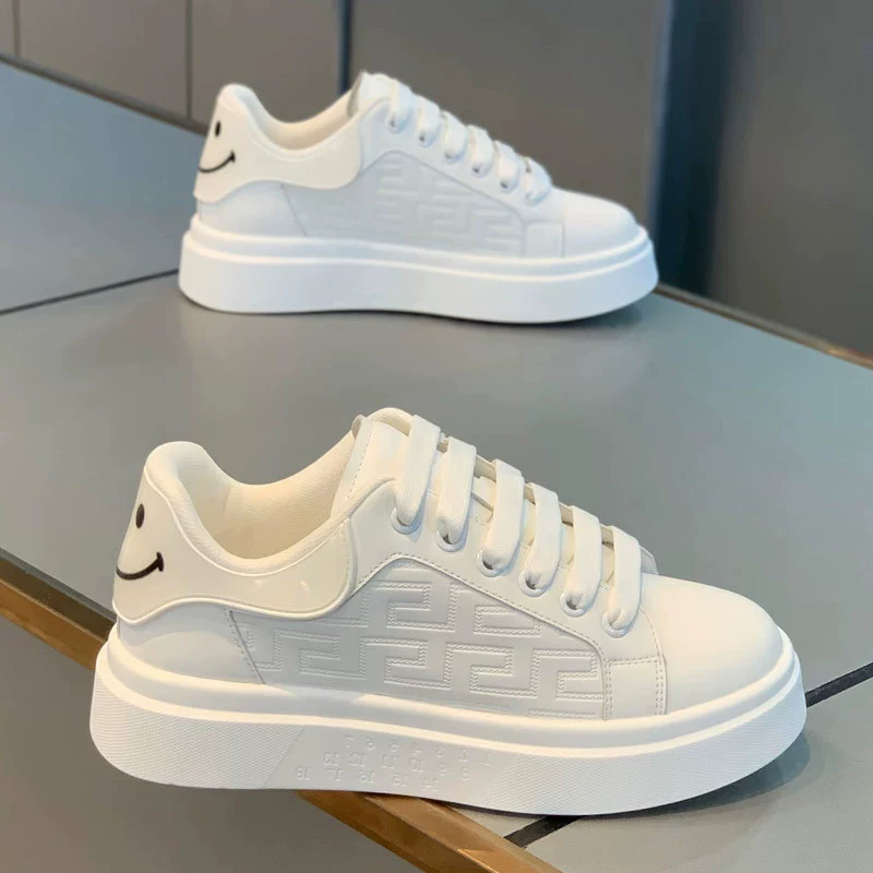 2026 Frühling Herren neue atmungsaktive weiße Schuhe, Studenten trendige dicke Sohle, Sportschuhe, lässig, Board