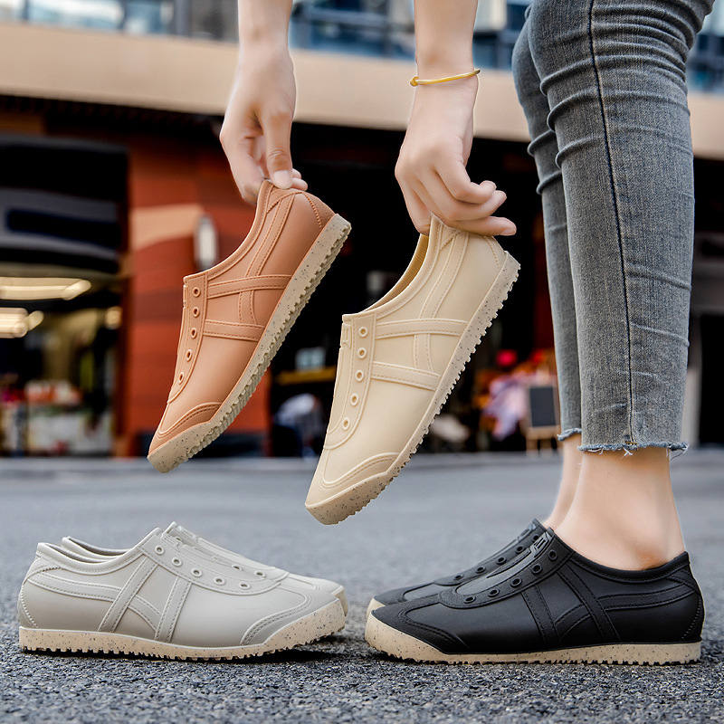 Women's Waterproof Low Top Rain Shoes · YANYAN China shoe factory
