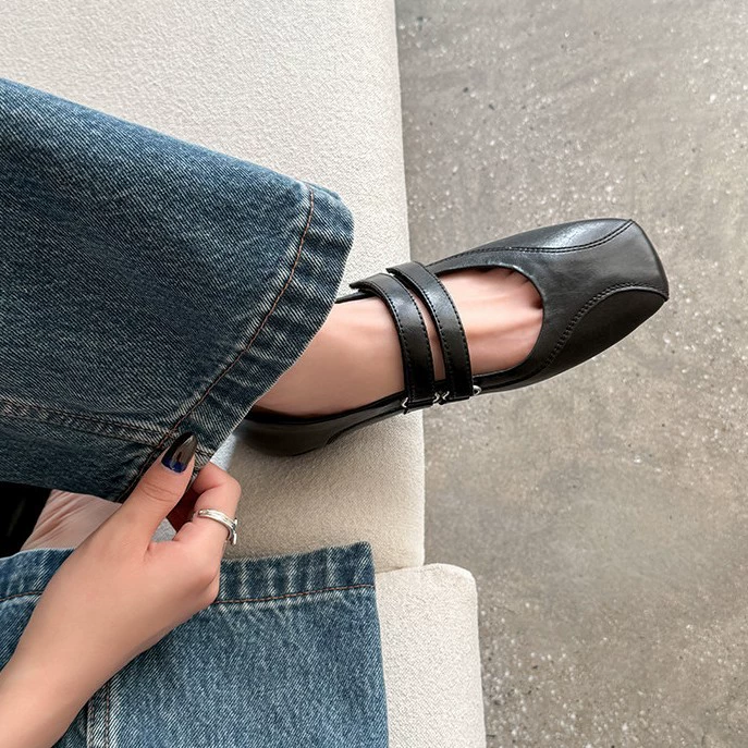 2026 Spring Retro Square Toe Mary Jane Shoes Women Magic Tape Flat Heel