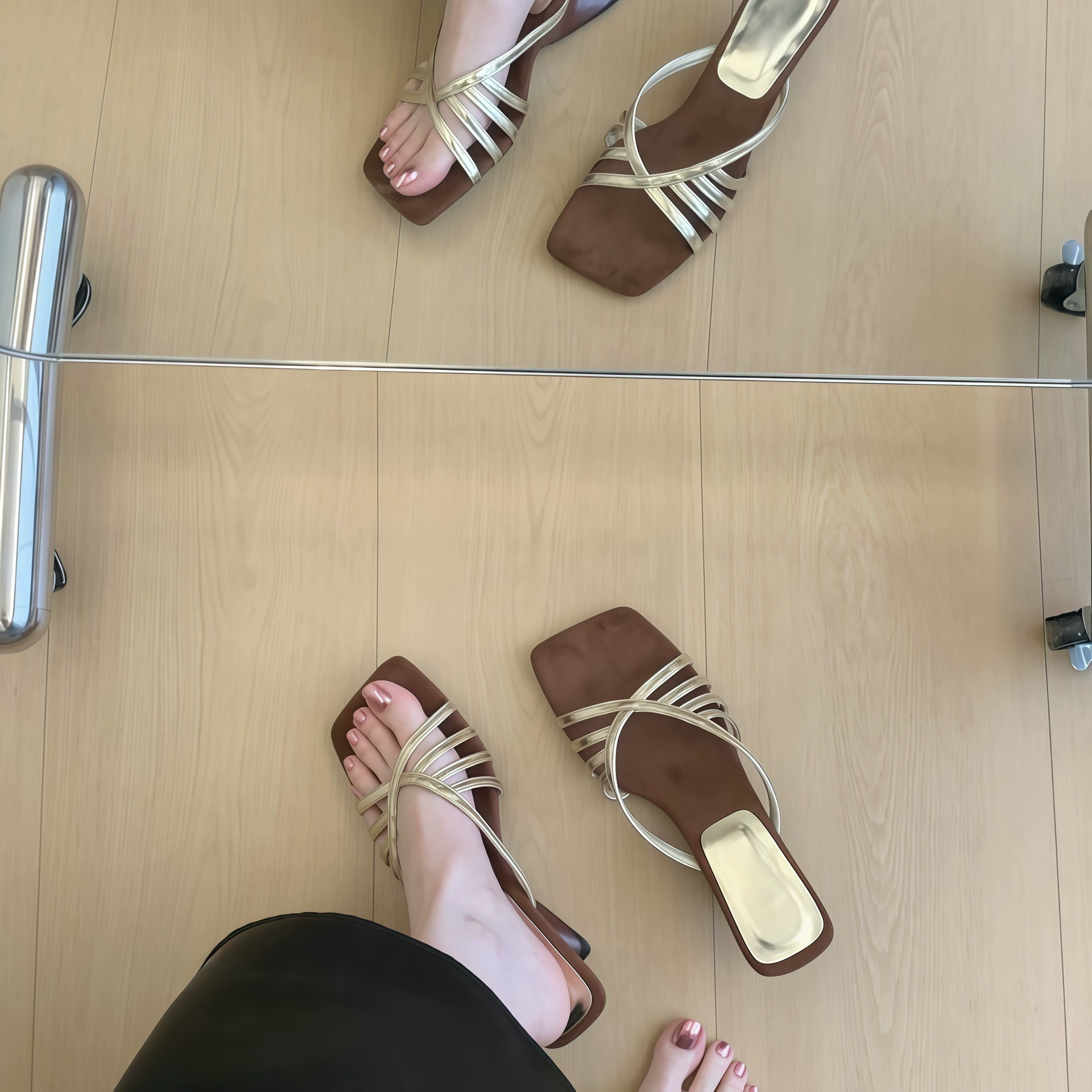 Sandalias francesas Chuyuji de tacón alto doradas, estilo hada, tacón único, 2026