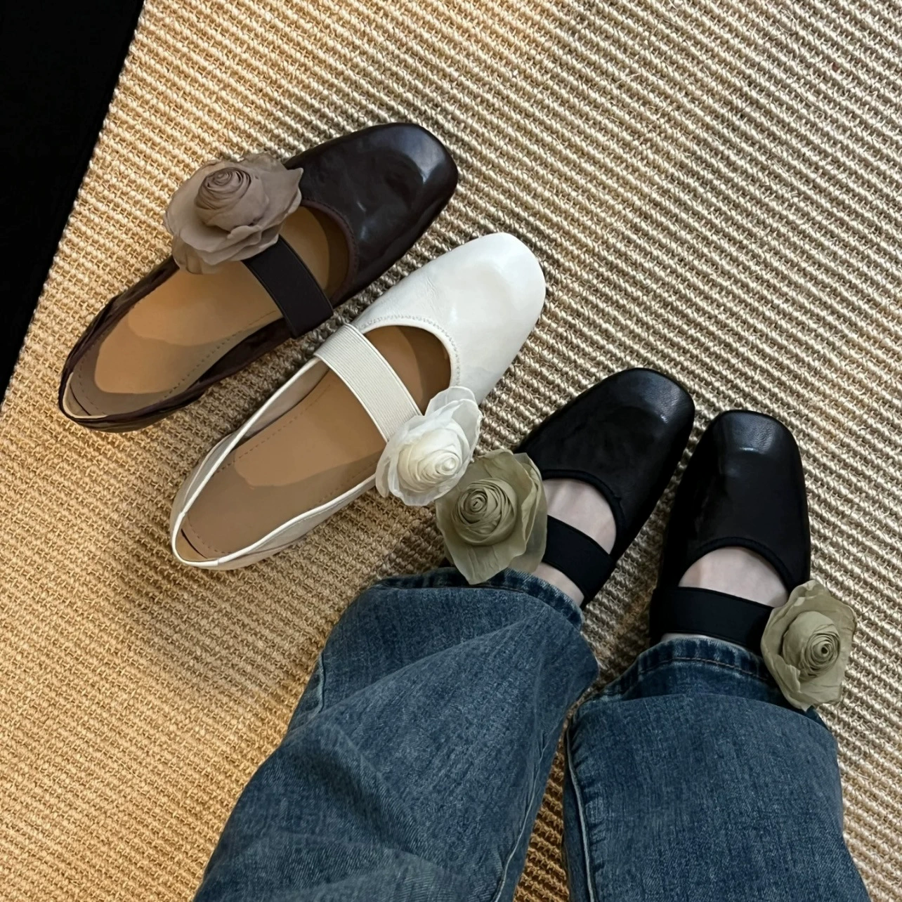 Nouvelles ballerines plates vintage à bride avec fleur détachable pour femmes 2025, bout rond