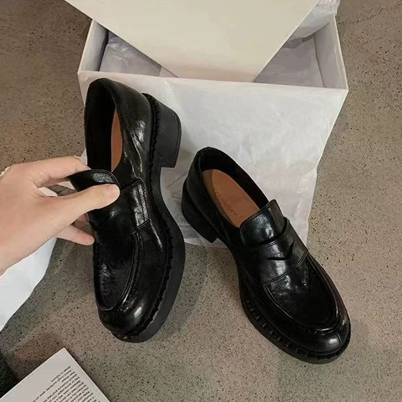 Women's Autumn Vintage Round Toe Soft Leather Block Heel Loafers
