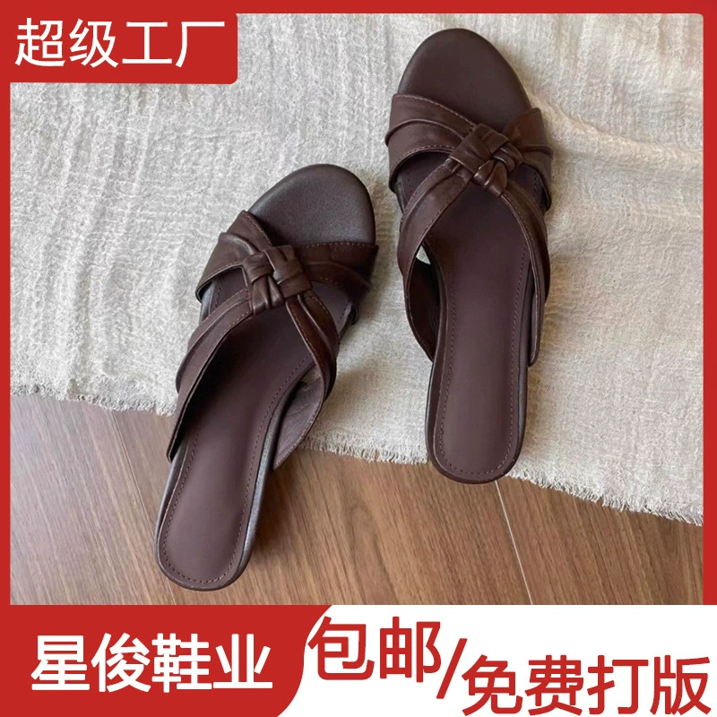 Sandálias Retrô Trançadas Vazadas Bico Aberto para Mulheres 2026 Novo Sandálias Casuais Confortáveis Salto Grosso · MOHE China shoe factory