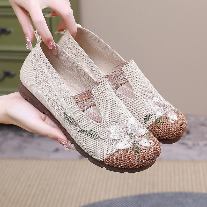 Women's Embroidered Slip On Cloth Shoes · YANYAN China shoe factory