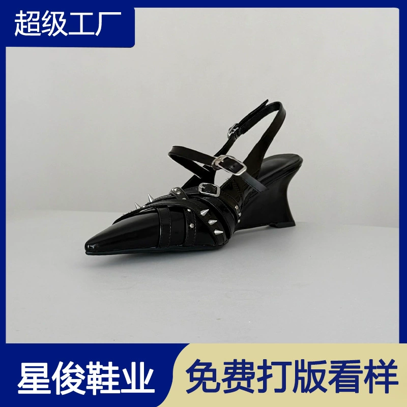 Damen 7cm Plateau Nieten Keilpumps 2026 Spitze Zehen Riemchen Absätze · MOHE China shoe factory
