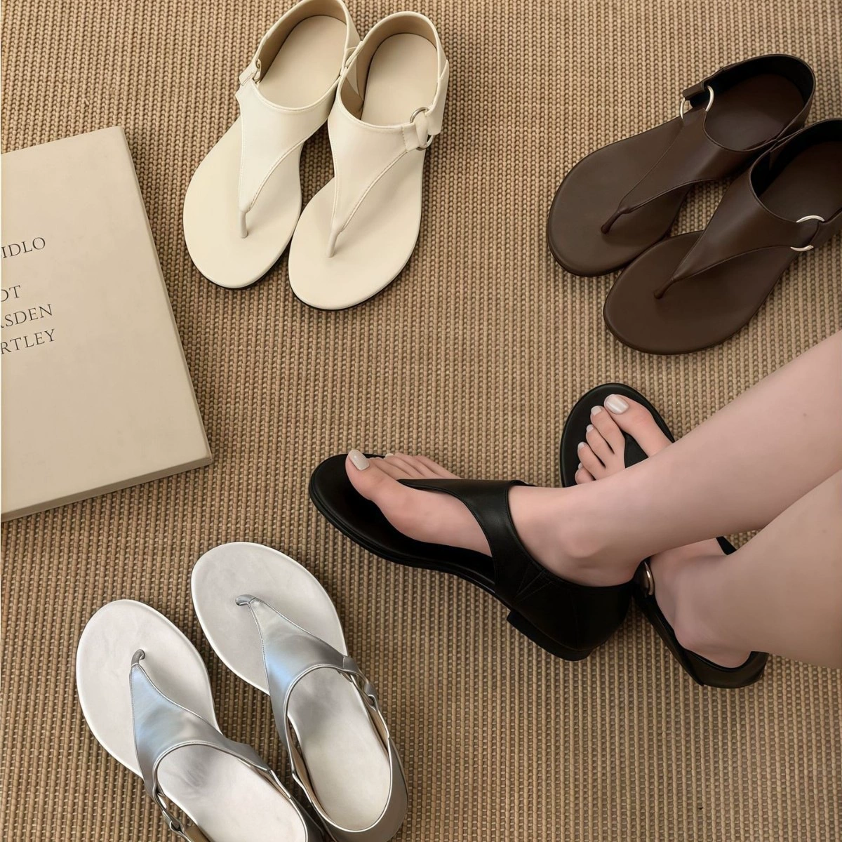 Chuyuji Flach French Geschlossene Zehe Clip Sandalen Damen 2026 Sommer Neu Designer Roman Urlaub · MOHE China shoe factory