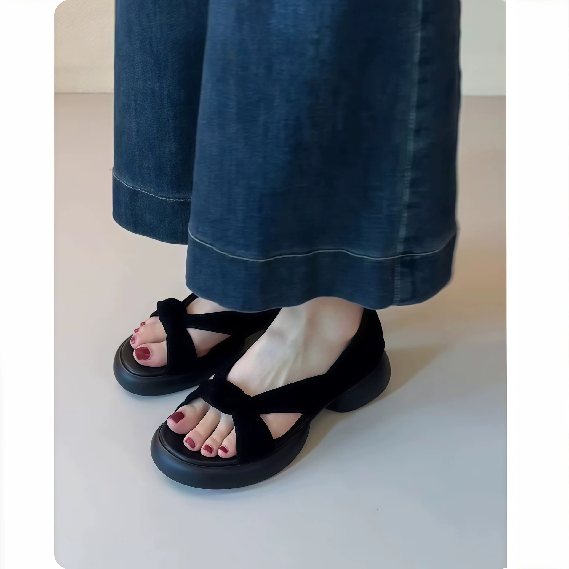 Chuyuji Damen French Dicksohle Sandalen 2026 Sommer Lässiger Römischer Absatz für Kleider · MOHE China shoe factory