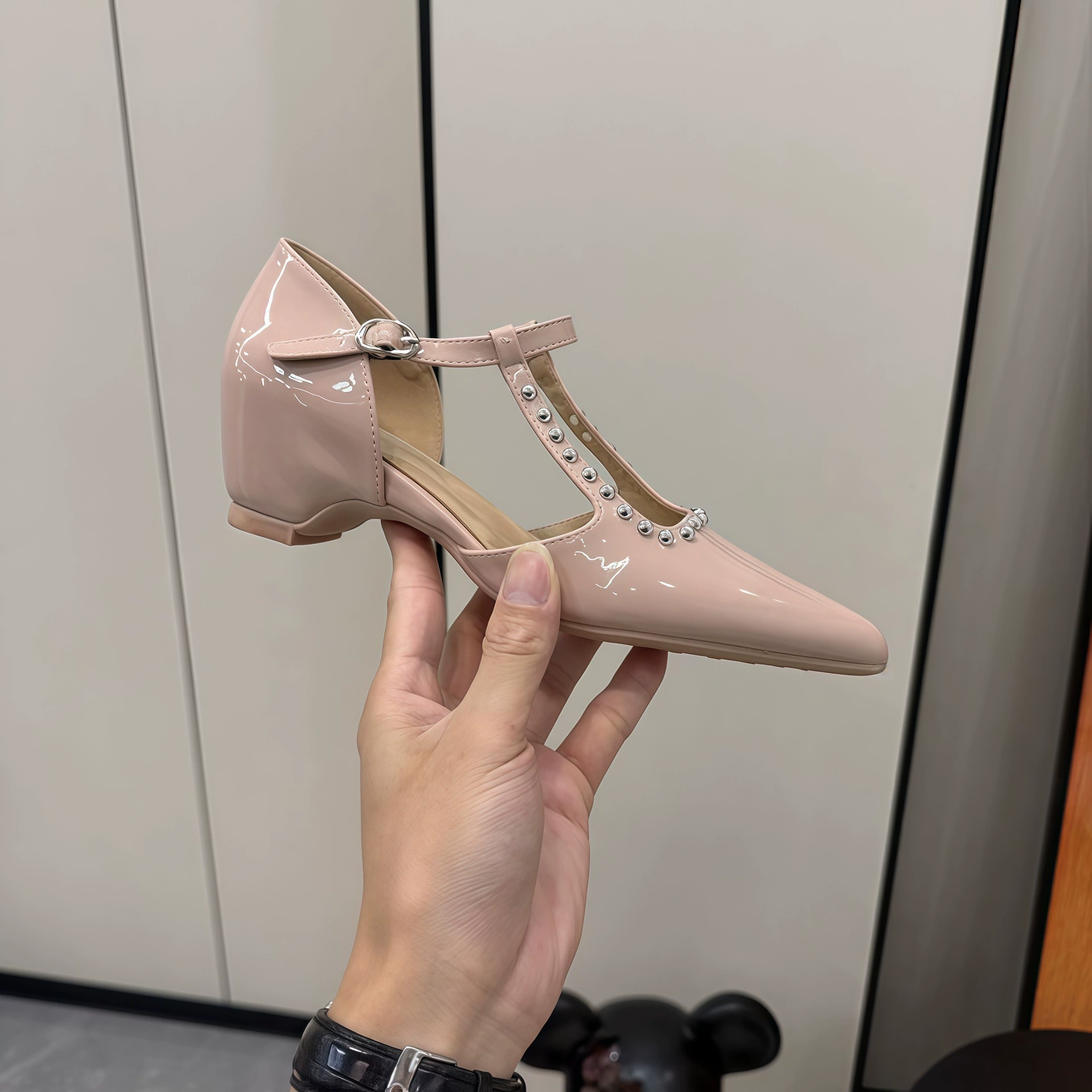 صنادل نسائية بإسفين مخفي 5 سم مغلقة الأصابع فرنسية مدببة عارية ماري جين · MOHE China shoe factory