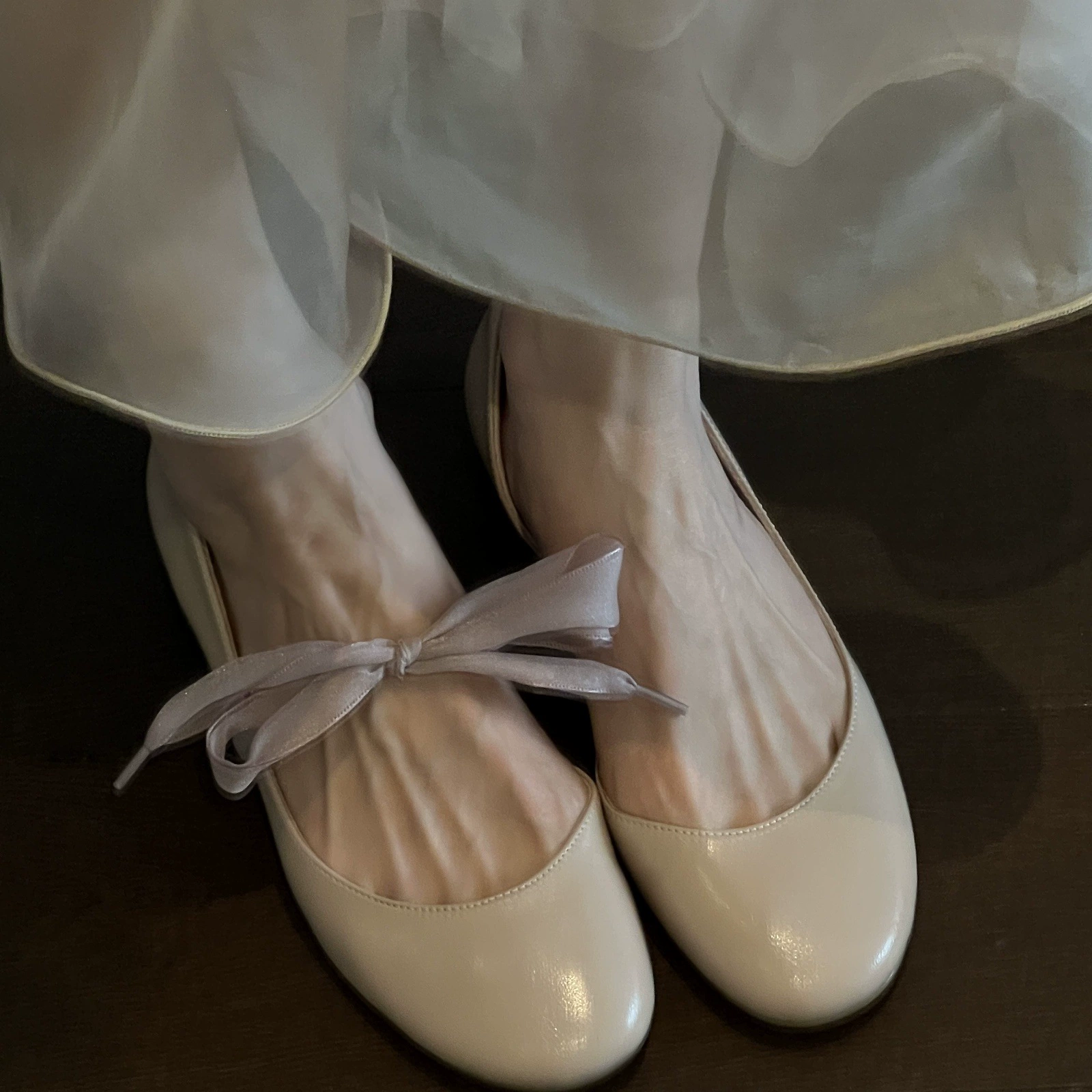 Chaussures ballet rouges bout ouvert, talon bas, côté ouvert, compensé caché, plates · MOHE China shoe factory