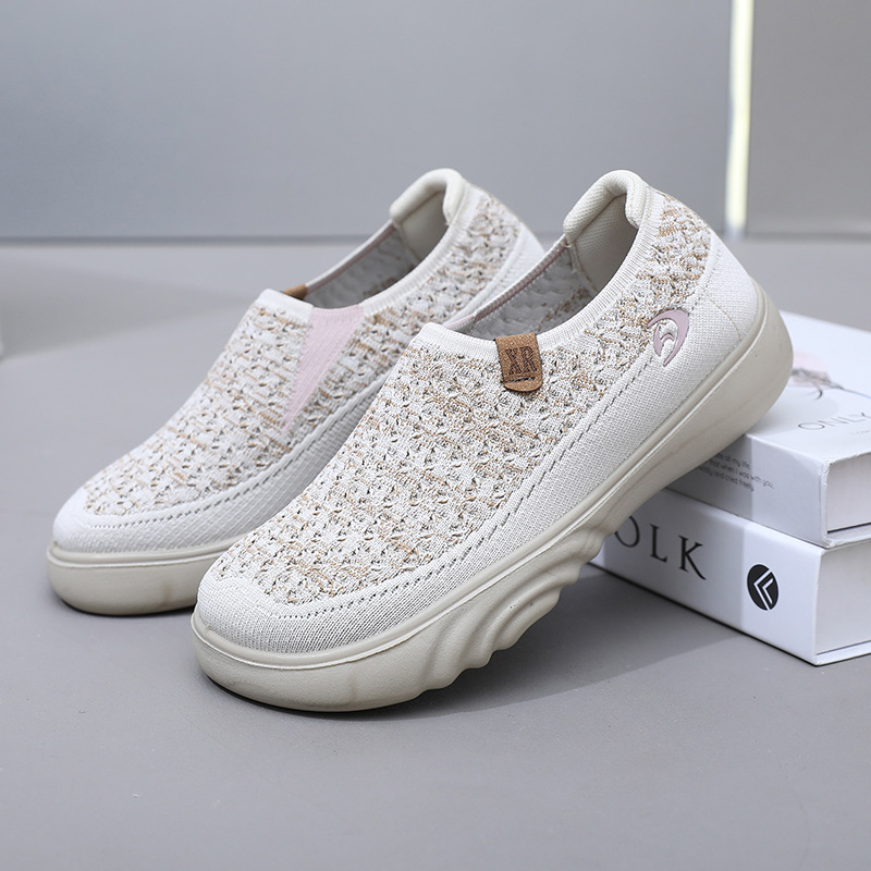 Women's Old Beijing Cloth Slip-On Shoes · YANYAN China shoe factory