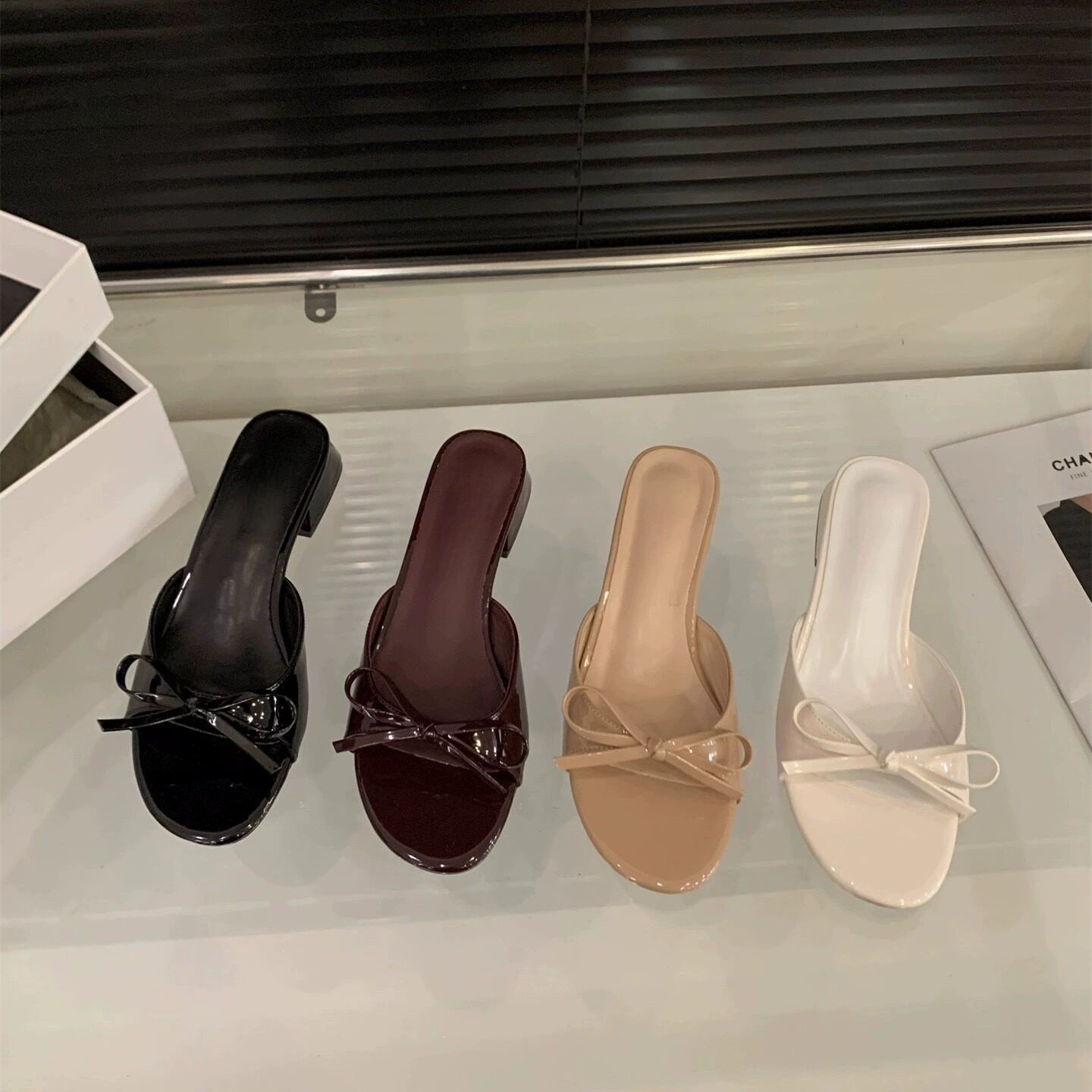 Chuyuji Blockabsatz Schleifen-Pantoffeln für Damen Sommer 2026 Neu French Feenstil · MOHE China shoe factory