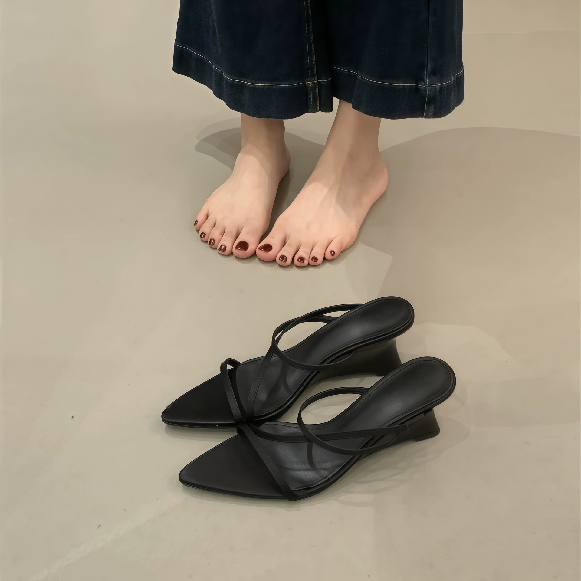 Chuyuji Spitze Zehe Riemen Satin Keilsandalen Damen 2026 Sommer French Vielseitig Büro · MOHE China shoe factory