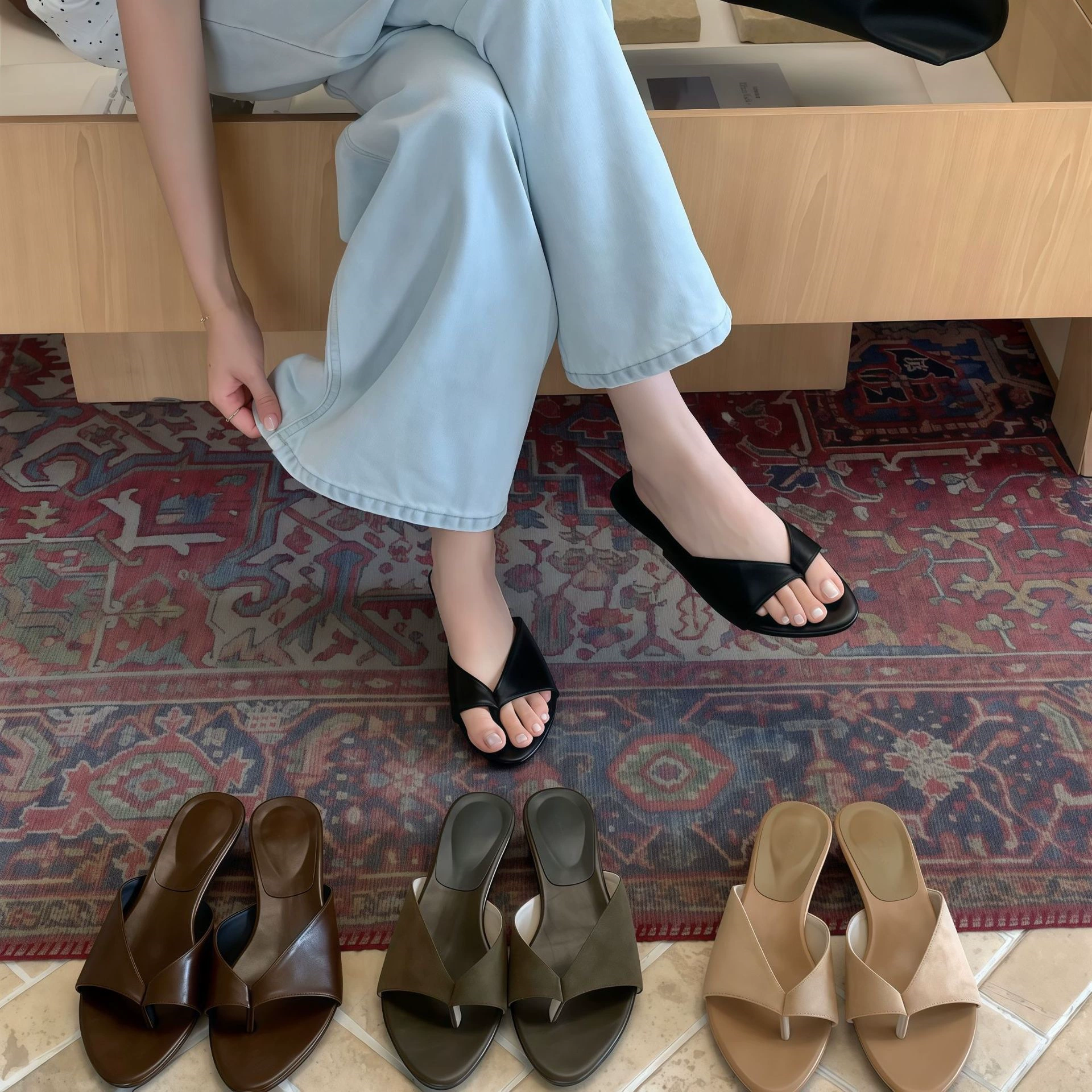 Chuyuji Damen Französisch Designer Mules 2026 Sommer Quadratisch Geflochten Flach Strand · MOHE China shoe factory