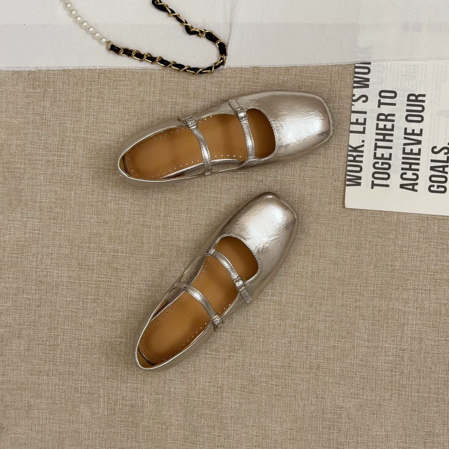 Sapatos Femininos Retro Mary Jane Verão 2026 Novo Amarrar Bico Quadrado Soft Ballet · MOHE China shoe factory