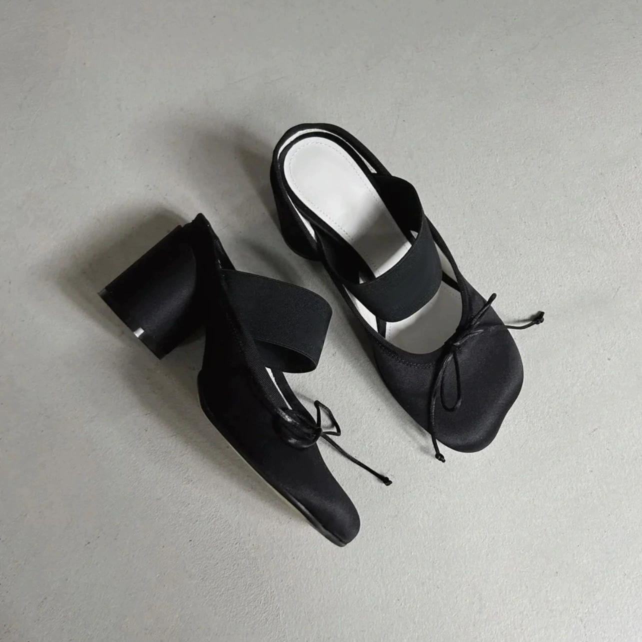 Mary Janes basses en satin français à nœud pour femme Printemps Été 2025, vintage, décontractées, talon épais, ballet · MOHE China shoe factory