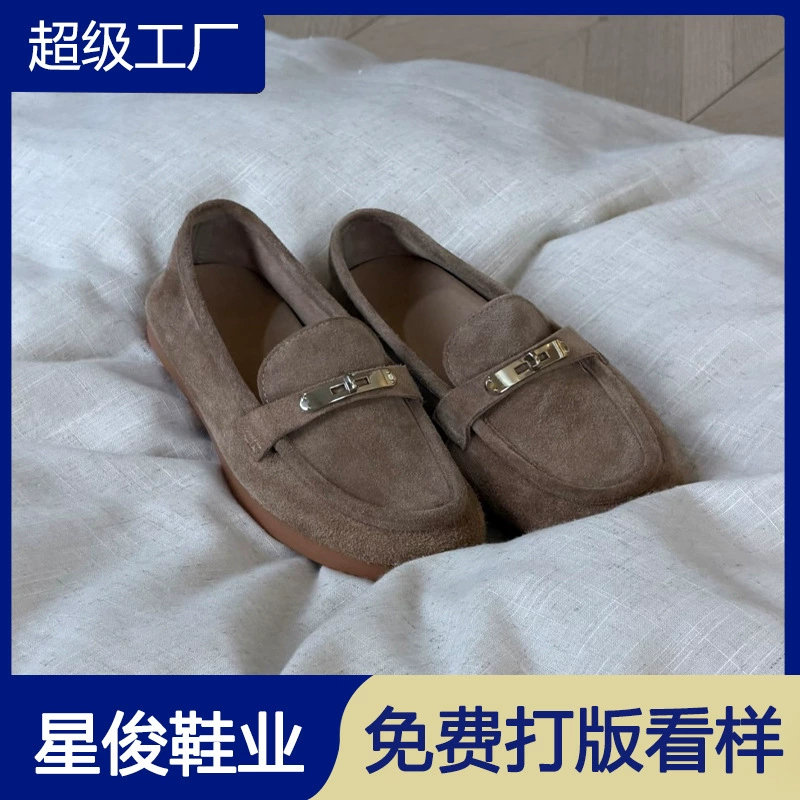 Mocassins à boucle métallique semelle fine vintage pour femme 2026, bout rond été · MOHE China shoe factory
