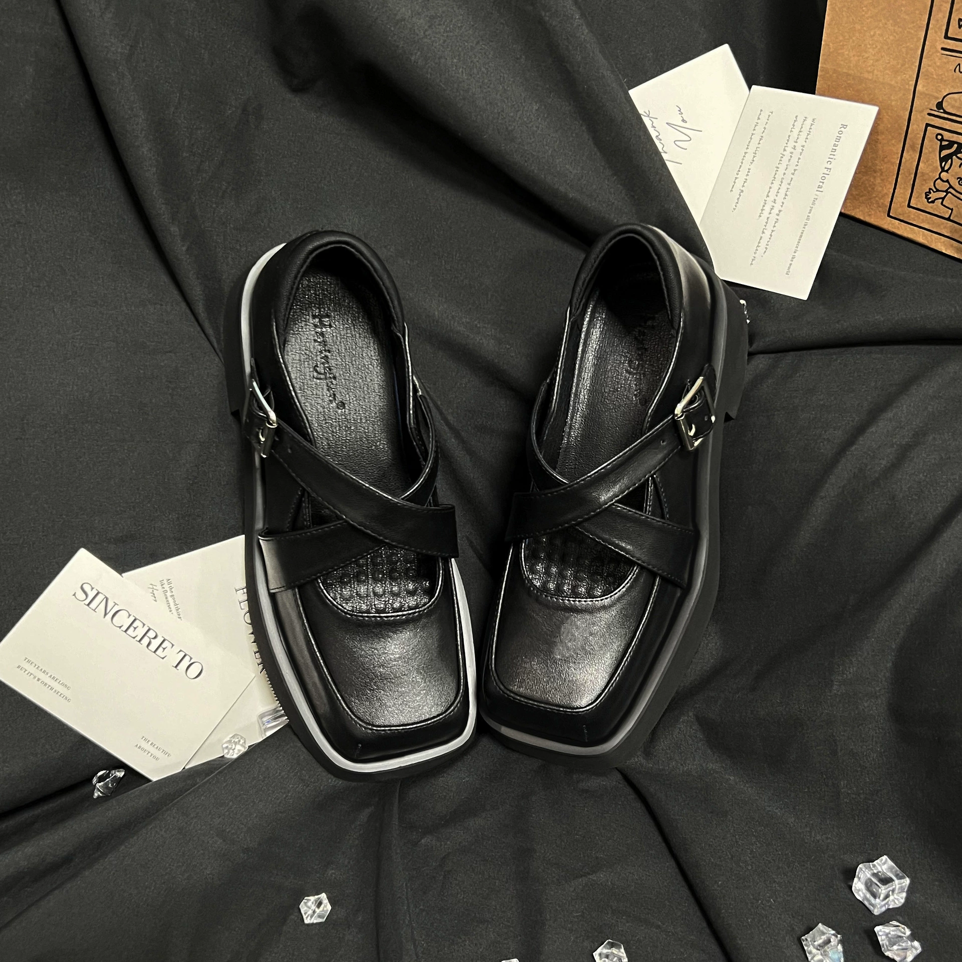 Nuevos Mary Janes Franceses Punta Cuadrada Suela Gruesa Mujer Vintage Oscuro Hebilla Lateral Zapatos Planos