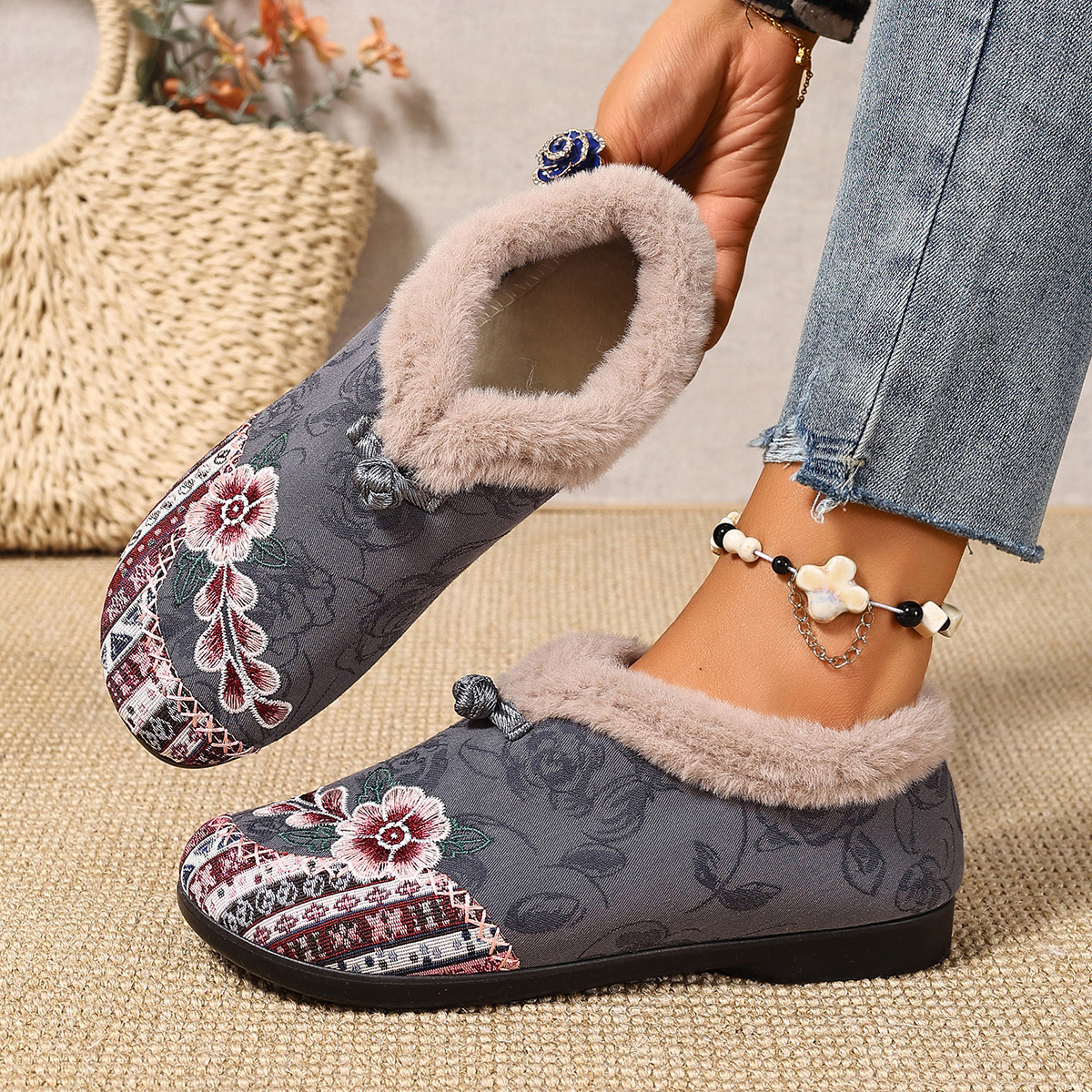 Women's Embroidered Thermal Cotton Shoes · YANYAN China shoe factory