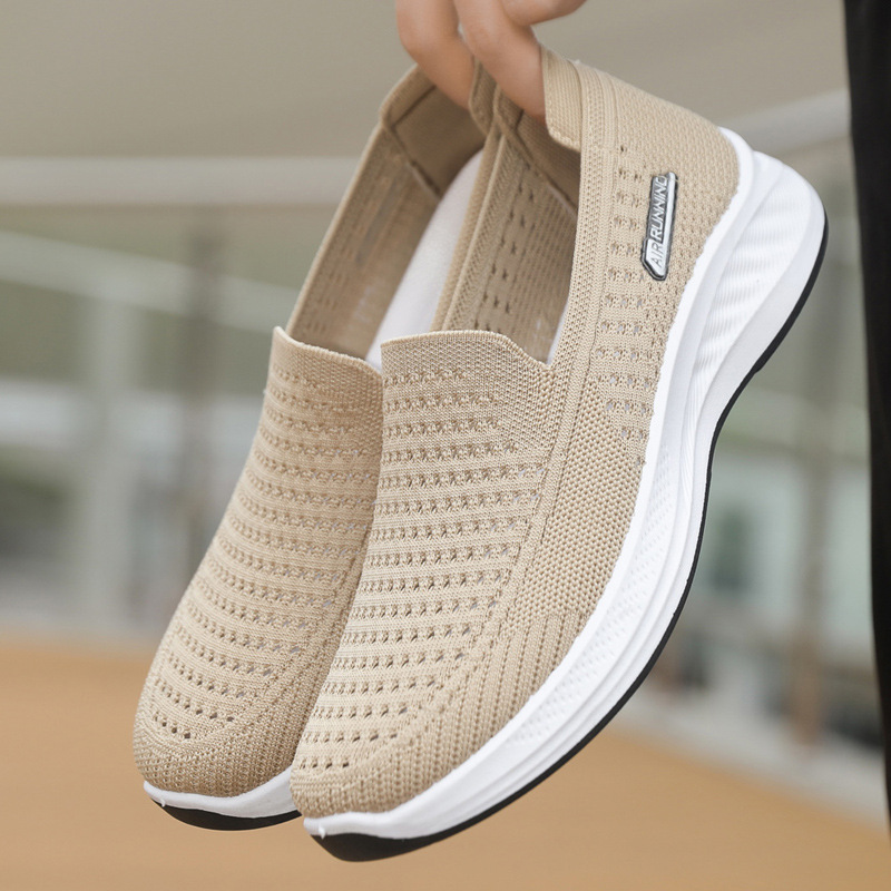 Men's Breathable Flyknit Walking Sneakers · YANYAN China shoe factory
