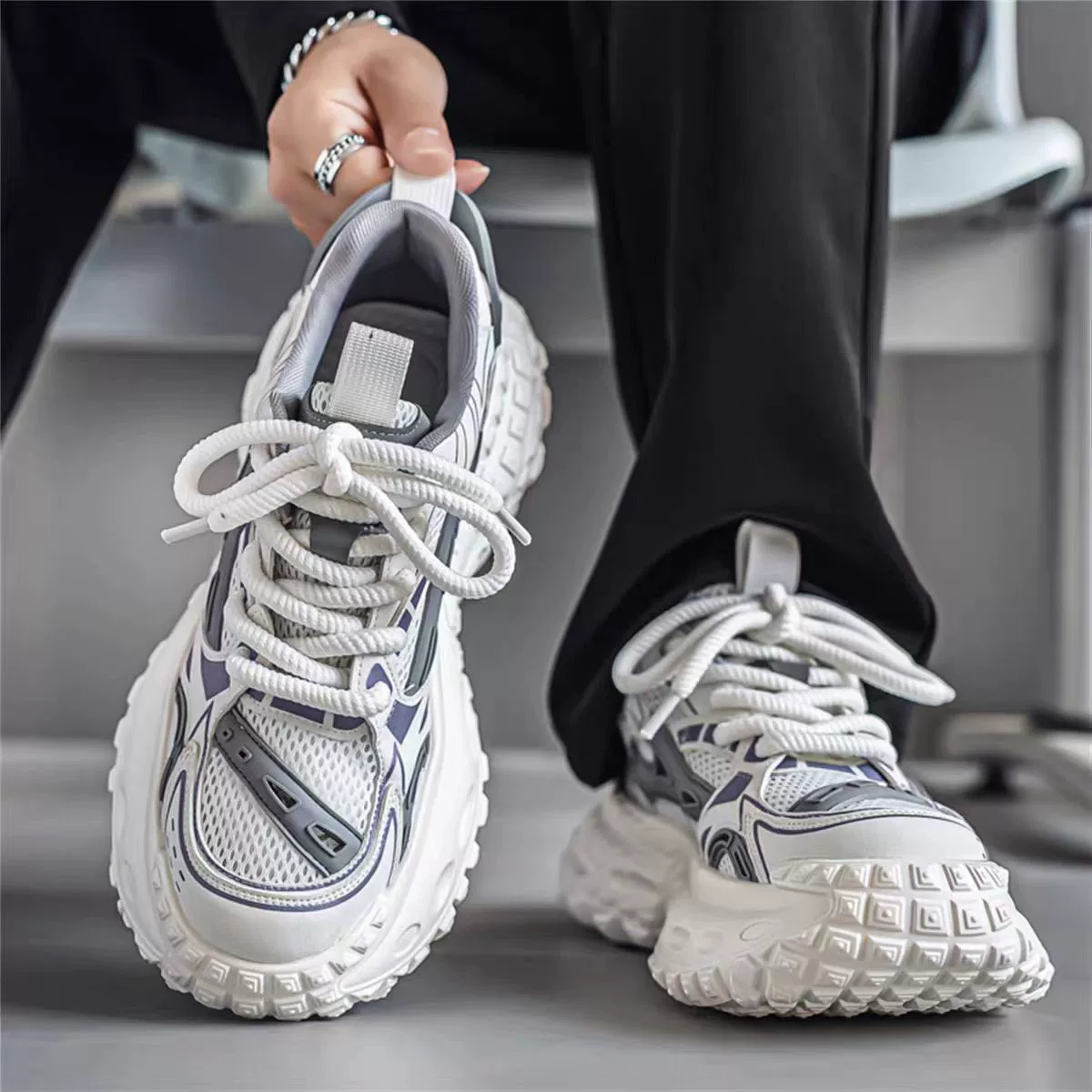 Chaussures homme été 2026 mesh respirant décontractées surélevées mode étudiant père sneakers modèle 2072 · MOHE China shoe factory