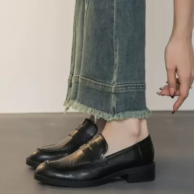 Retro Genuine Leather Slip-on Loafers Women Low Heel British Casual · YANYAN China shoe factory