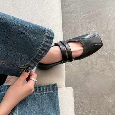 2026 Spring Retro Square Toe Mary Jane Shoes Women Magic Tape Flat Heel · YANYAN China shoe factory