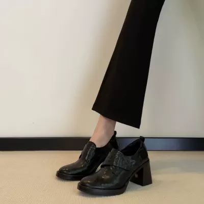 2026 Spring French Deep Mouth Magic Tape High Heel Loafers Women Round · YANYAN China shoe factory