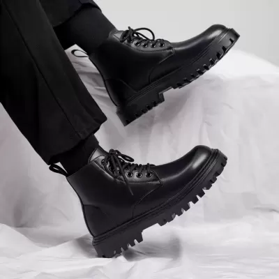 Martin Boots 2026 Spring New Black Height Increase Thick Sole British Style Motorcycle High Top Leather Work Shoes