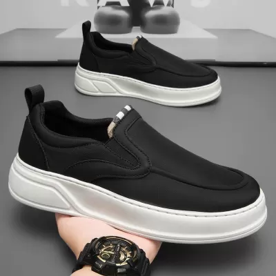 2026 Spring Men's Slip-on Breathable Thick Sole Casual Canvas Shoes Lightweight · YANYAN China shoe factory