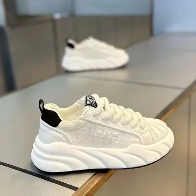 Spring Men's Thick Sole Breathable Board Shoes Retro Dad Fashion Casual Sneakers · YANYAN China shoe factory