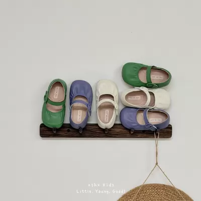 XSHX Girls Wide Mary Jane Shoes with Velcro Anti-Slip Rubber Sole for All Seasons · YANYAN China shoe factory