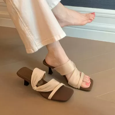 2026 Summer New Women's 7.5cm French Square Toe Strap High Heel Sandals · YANYAN China shoe factory