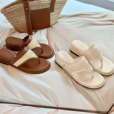 2026 Summer New 6cm Wedge Resort Fringe Lock Straw Height Increase Thong · YANYAN China shoe factory