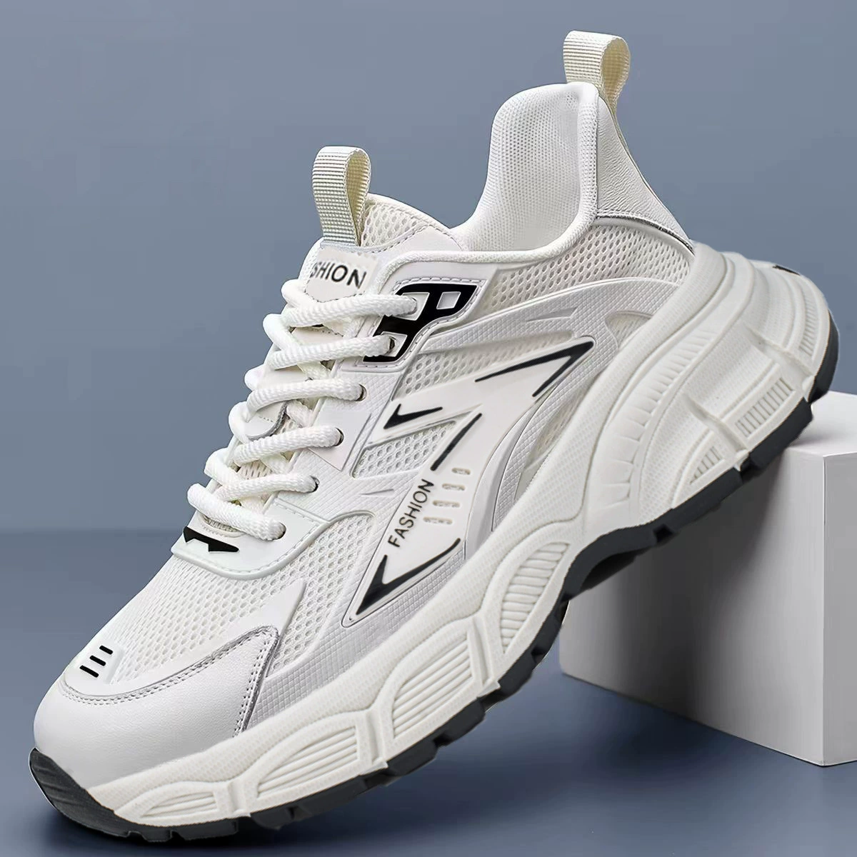 Herren Sommer 2026 Leichte atmungsaktive Freizeit-Hohlschlupf rutschfeste Dad-Schuhe, Modell 2071