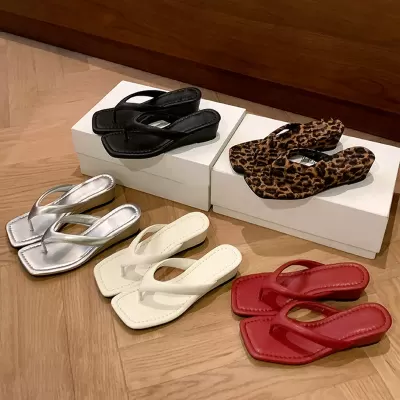 Women's French Retro Wedge Leopard Print Flip Flops Summer Vacation Beach Sandals 2026 New · YANYAN China shoe factory