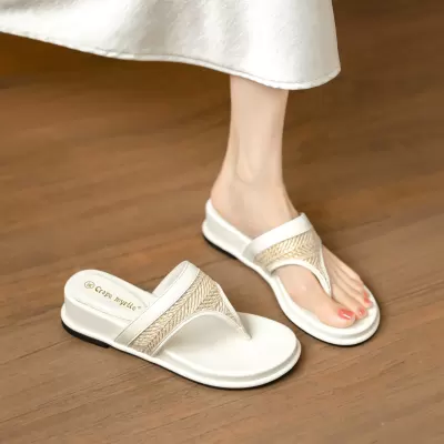 Women's Summer Straw Woven Wedge Flip Flops 5cm Heel Vacation Beach Toe Ring Sandals · YANYAN China shoe factory