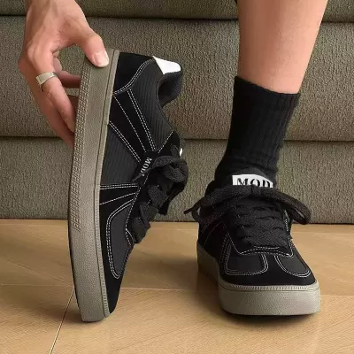 Men's Retro German Trainer Shoes 2026 New Thick Sole Casual Sneakers Black · YANYAN China shoe factory