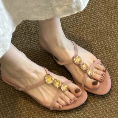 Women's Summer Bohemian Rhinestone Mid Heel Toe Ring Flip Flops 2026 New Dress Sandals