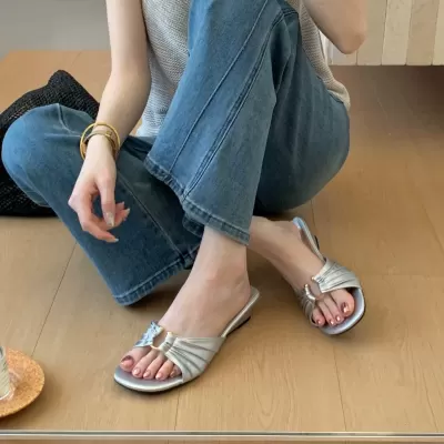 Chuyuji Sandales compensées françaises style fée femme été 2026 habillées vacances semelle épaisse · YANYAN China shoe factory