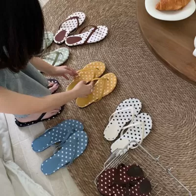 Chuyuji Dopamine Polka Dot Flats Toe Post Flip Flops Women 2026 Summer Vacation Beach