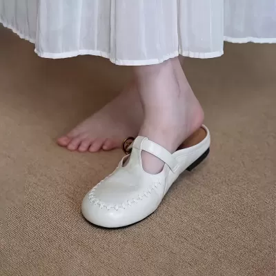 Chuyuji French Simple Belt Buckle Flat Closed Toe Slippers Women Outdoor Lazy Slip-On Mules · YANYAN China shoe factory