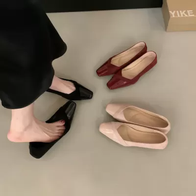 Chuyuji French Hidden Wedge Pink Evening Flats Women Shoes 2026 New Autumn Vintage Red Shallow Mouth · YANYAN China shoe factory