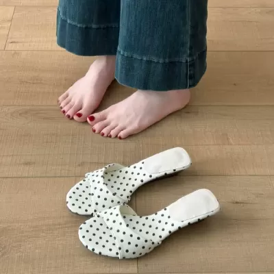 Chuyuji Women's Polka Dot French Chunky Heel Thong Sandals 2026 Summer for Dresses · YANYAN China shoe factory