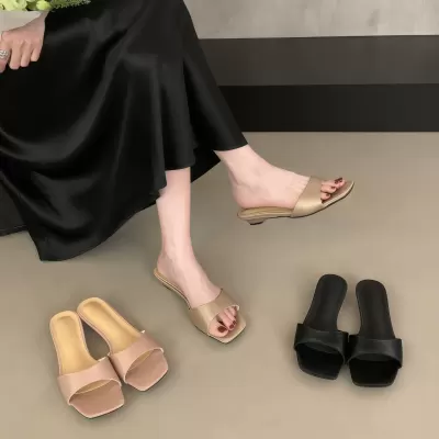 Chuyuji Women's French Simple Satin Thong Sandals 2026 Summer Vacation Wedge · YANYAN China shoe factory