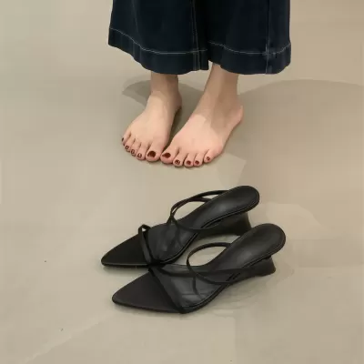 Chuyuji Pointed Toe Strap Satin Wedge Sandals Women 2026 Summer French Versatile Office · YANYAN China shoe factory