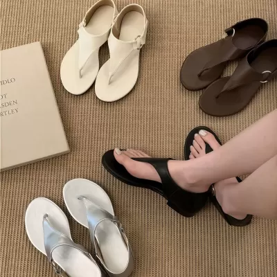 Chuyuji Flat French Closed Toe Clip Sandals Women 2026 Summer New Designer Roman Vacation · YANYAN China shoe factory